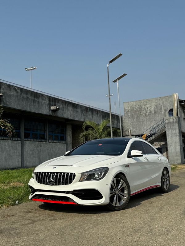 Thumbnail 2 of 2017 Mercedes-Benz CLA-Class